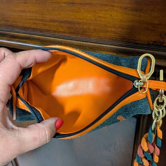 Juicy Couture Y2K Scottie Dog Denim Blue & Orange Small Barrel Wristlet. - Picture 3 of 7
